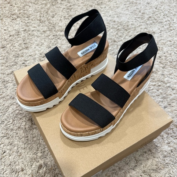 Steve Madden Black and Tan Platform Sandals - Picture 3 of 5